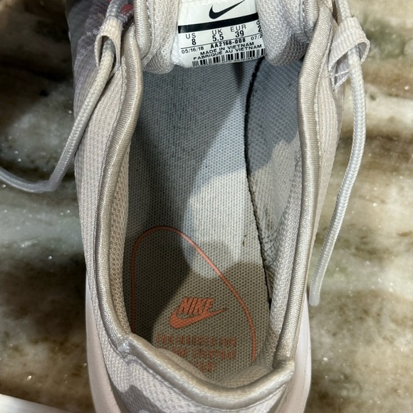 Women’s NIKE Air Max Axis Athletic sneakers- Size 8 - Picture 10 of 11